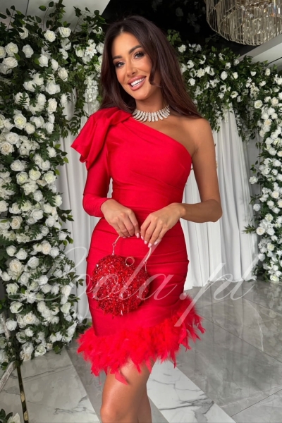 czerwona sukienka mini na jedno ramię z piórami loola (1).JPG